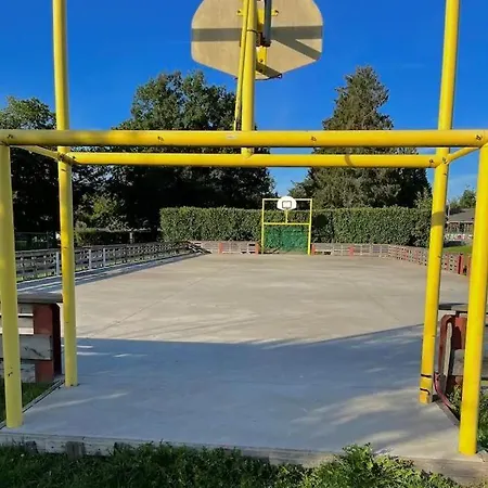 4 Personnes Avec Piscine Campingplatz Yvoir