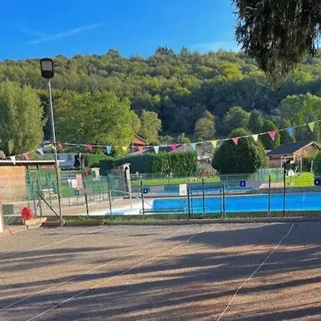 Camping 4 Personnes Avec Piscine *