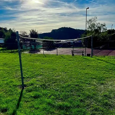 4 Personnes Avec Piscine *