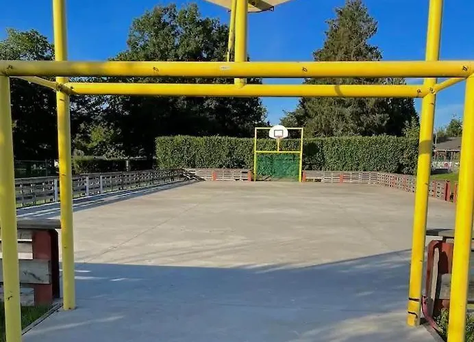 4 Personnes Avec Piscine Campingplatz Yvoir