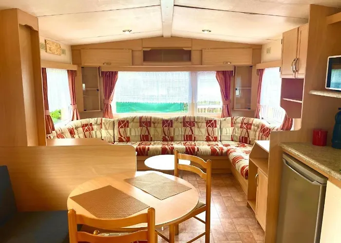 Campingplatz 4 Personnes Avec Piscine *