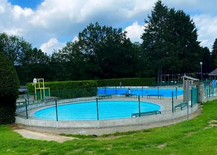 4 Personnes Avec Piscine Yvoir